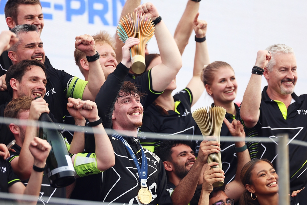 CUPRA KIRO confirm Dan Ticktum will continue with the team in 2026